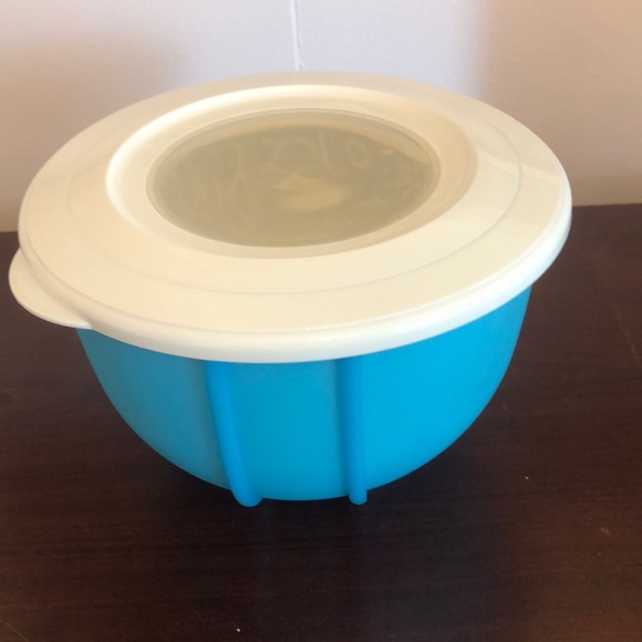 Tupperware RemarkaBowl Mixing Bowl 1.5 L